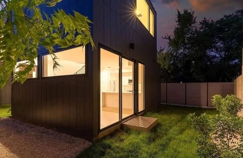 Bouldin House | Brand New Modern 2 Bedroom House in Bouldin Near SoCo