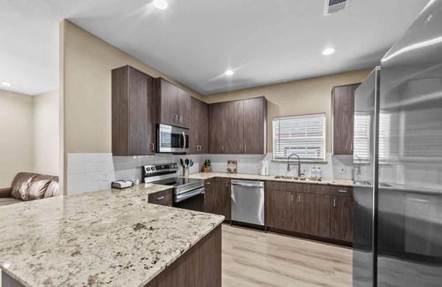 Denison House | Brand New/Modern 3BR Home: Pet-Friendly, Open Layout, Near Historic Main Street & Outdoor Fun