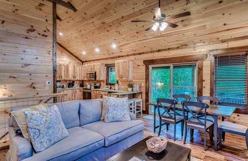 Chalet Village North Cabin | Brand New Modern Cabin! Hot Tub + Fireplace! Near GSMNP + Downtown!