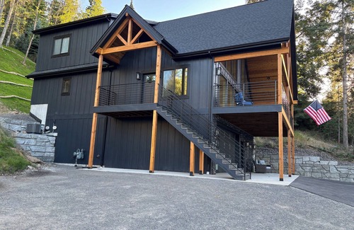 Hayden View Estates House | Brand New Modern Chalet on Hayden Lake Sleeps 12 w/Private Dock & Views