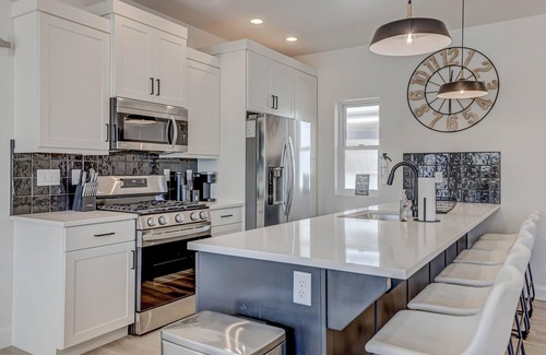 St. George House | Brand New | Modern | Clean | Lazy River and Minigolf! Sleeps up to 6