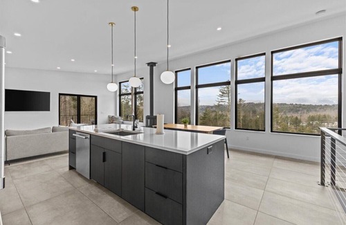 Stowe House | BRAND NEW! Modern Design with Mountain Views!