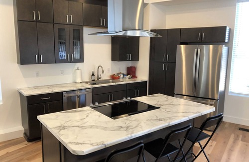 Columbia Condo | Brand New Modern Downtown Condo!