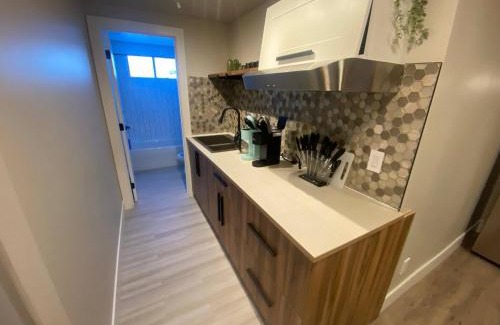 Southwest Edmonton House | Brand New Modern Flat 2br1ba Whyte And University
