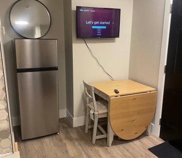 Southwest Edmonton House | Brand New Modern Flat 2br1ba Whyte And University
