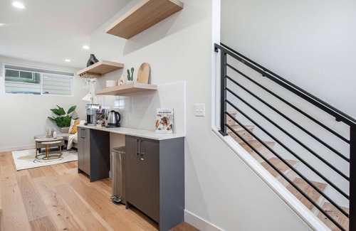 Wallingford House | Brand New Modern Home with Seattle City View|95 ws