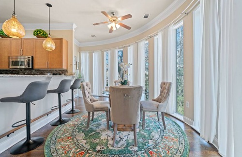 Brookwood Condo | Brand NEW- Modern Luxe getaway- Centrally located