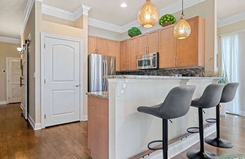 Brookwood Condo | Brand NEW- Modern Luxe getaway- Centrally located
