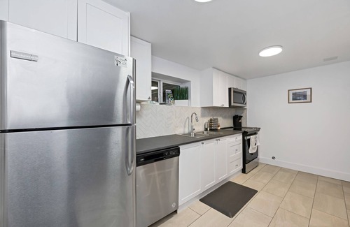 Langford House | Brand New, Modern Oasis with Pool & pool bar.