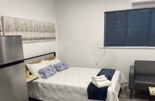 Tarzana Apartment | Brand new modern studio with private romantic garden