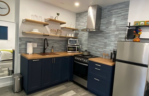 Tarzana Apartment | Brand new modern studio with private romantic garden
