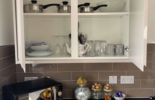 Coppetts Apartment | *BRAND NEW* Modern Studio Apartment