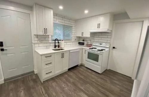 Maple Ridge Apartment | Brand new, modern suite in the centre of town!