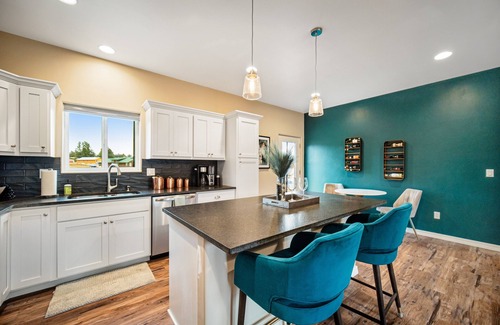 Pagosa Highlands House | Brand-new, modern home with great kitchen - near town, golf & hot springs