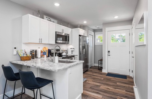 Traverse City House | Brand New Modern and Cozy Townhouse On The Cusp Of Downtown Traverse City