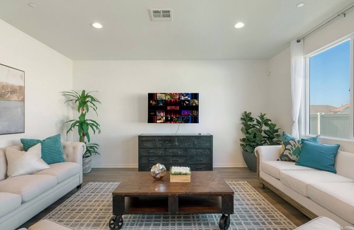 Moreno Valley House | Brand-New Oasis near UC Riverside / 30+Days / 1.8 miles from Hospital