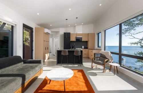 Halfmoon Bay House | Brand New Ocean Front Getaway Just Steps From The Ocean