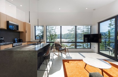 Halfmoon Bay House | Brand New Ocean Front Getaway Just Steps From The Ocean