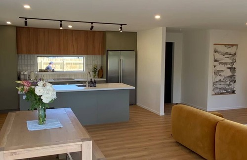 Invercargill House | Brand new on ArthurnEntire home in Invercargill