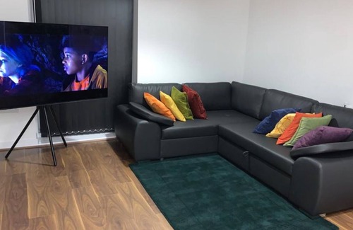 West Thurrock Apartment | Brand New One Bed Luxury Flat No Parties No Events