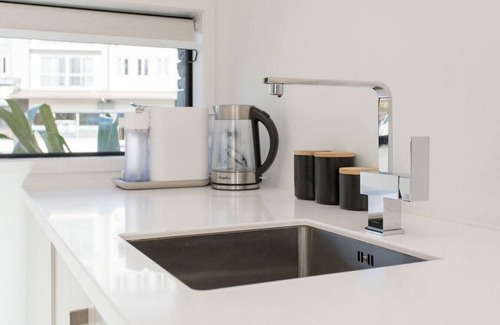 Riccarton Apartment | Brand New Opposite Hagley Park Close CBD Hospital