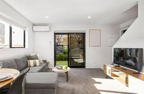 Riccarton Apartment | Brand New Opposite Hagley Park Close CBD Hospital