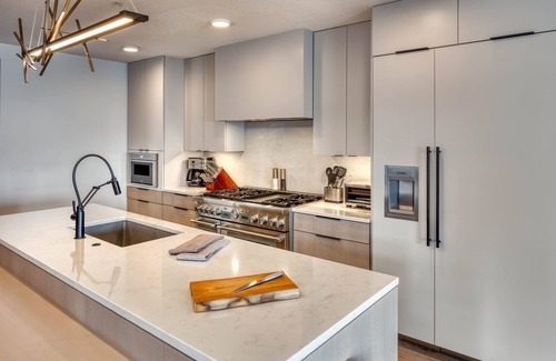 North Park City Condo | Brand New Park City Ski-in/Out Luxury Condo. Amazing Ski Tower and Fitness Area.