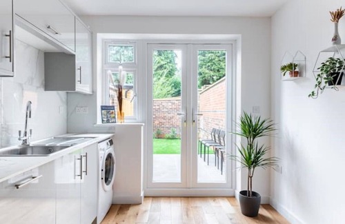 Oxford House | Brand New, Peaceful Headington Home & Free Parking