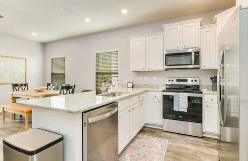 Pine Forest House | Brand-New Pensacola Haven with Community Pool