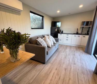 Hakaru House | BRAND NEW Perfect tiny home in Mangawhai