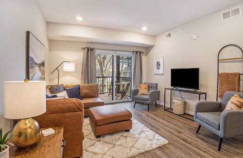 Northview Apartment | Brand new, pet friendly 2nd floor apartment near Plainfield and Knapps corners