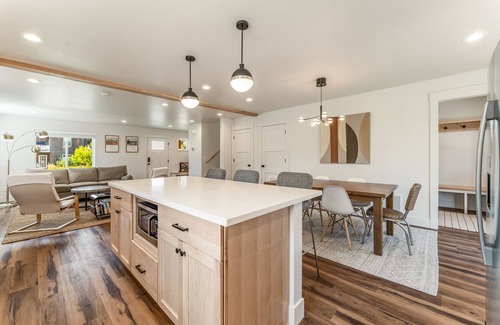 Manhattan House | Brand New Pet Friendly Manhattan Home in small town community!