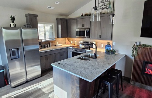 Albion Condo | Brand new Picturesque, 2-bedroom condo with AC and WiFi in delightful Albion
