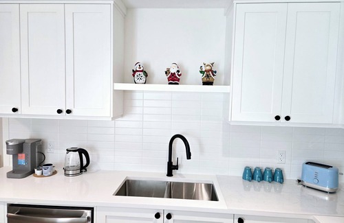 Willoughby House | Brand new private suite in willoughby