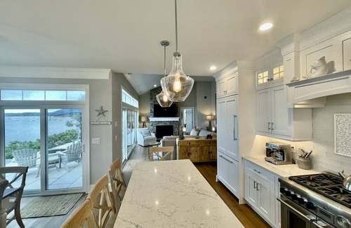 Monomoscoy Island House | Brand new private beachfront home in Mashpee on Waquoit Bay