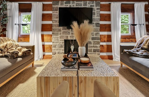 Primm Springs Cabin | Brand new private oasis w/ pickle ball, hot tub, fire pit!