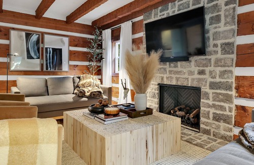 Primm Springs Cabin | Brand new private oasis w/ pickle ball, hot tub, fire pit!