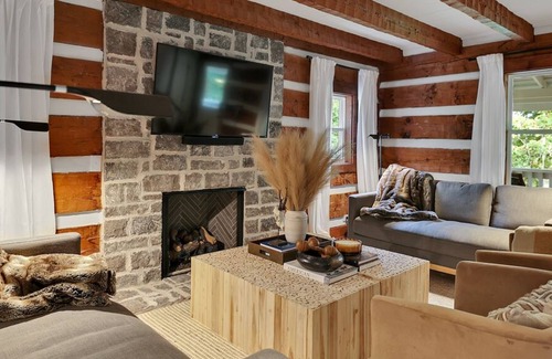 Primm Springs Cabin | Brand new private oasis w/ pickle ball, hot tub, fire pit!