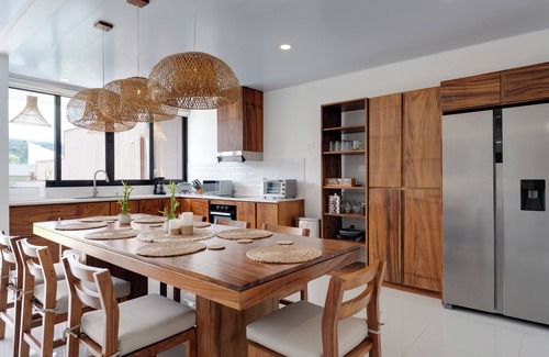 Barrio Pilo Villa | Brand new private Villa, spectacular views, pool, jacuzzi, sun deck, BBQ, WiFi