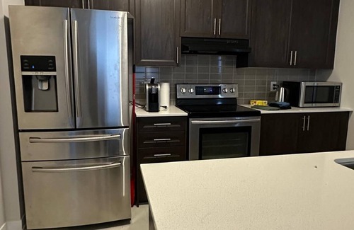 Ottawa Division House | Brand-new property in a friendly neighborhood, close to shops and restaurants.