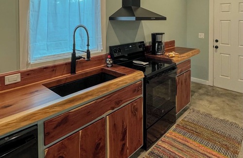 West Oak Hill Cottage | Brand new quiet, charming cottage in laid-back Austin