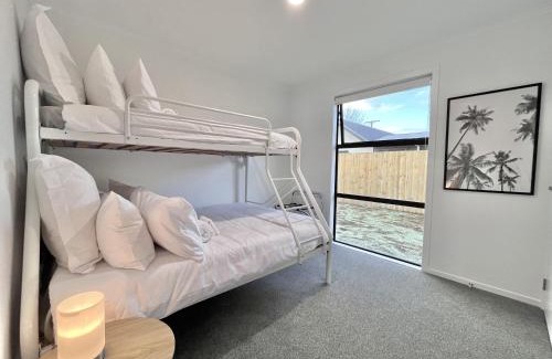 Hamilton North Villa | Brand New & Ready for You! By KOSH BNB