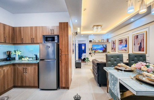 Paranaque Condo | BRAND New Reina Suites 2BR,200 Mbps Fast Internet,Swimming Pool+Airport Shuttle