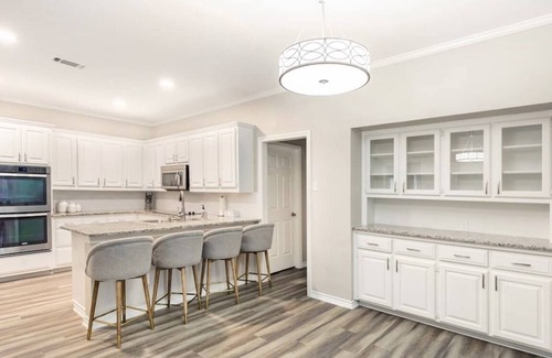 Southwest Carrollton House | Brand New Renovation - Sunny and Comfortable