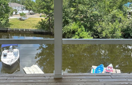 Kiln House | Brand new right on the water walking distance to the Jordan river steamer.
