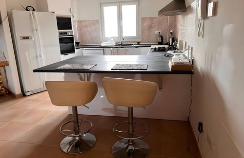 Banos y Mendigo Apartment | Brand New Self-Catering Sunny Golfing Holiday Home