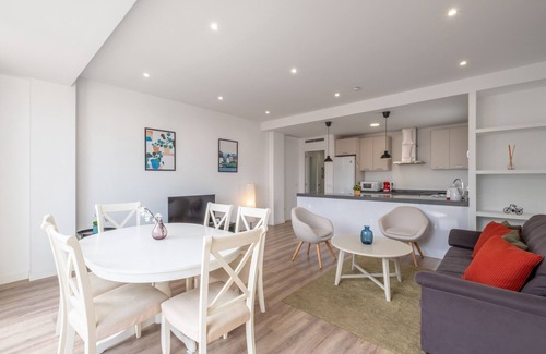 Jesus Apartment | ★Brand New, Specious Penthouse W/Private Terrace★