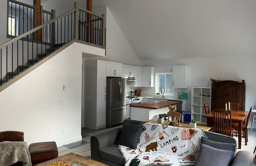 Fraser Valley Regional District House | Brand New Spacious 5-Bed Retreat in Sunshine Valley