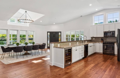Eldridge House | BRAND NEW! Spacious and Pristine newly remodeled 4-bedroom home in Glen Ellen.