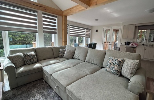 Dwight House | Brand New spacious & beautiful cottage in Northern Lights - Huntsville, Muskoka